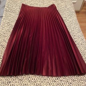 Pleated skirt